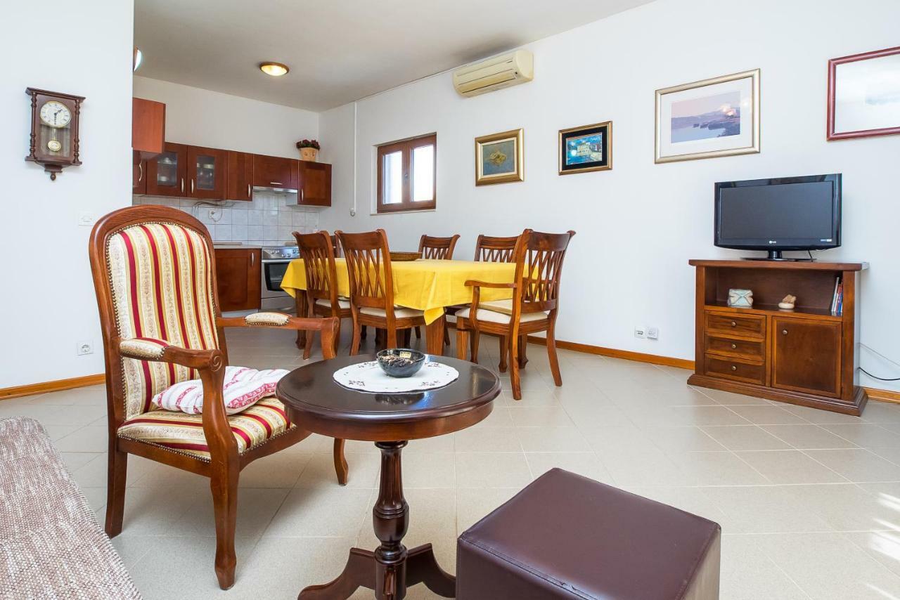 Apartment Olivera トロギール エクステリア 写真
