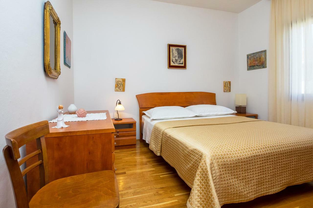 Apartment Olivera トロギール エクステリア 写真